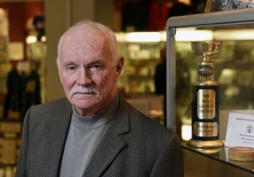 Two-time AVCO World Trophy champion Bill Prentice skates into Oshawa Sports Hall of Fame